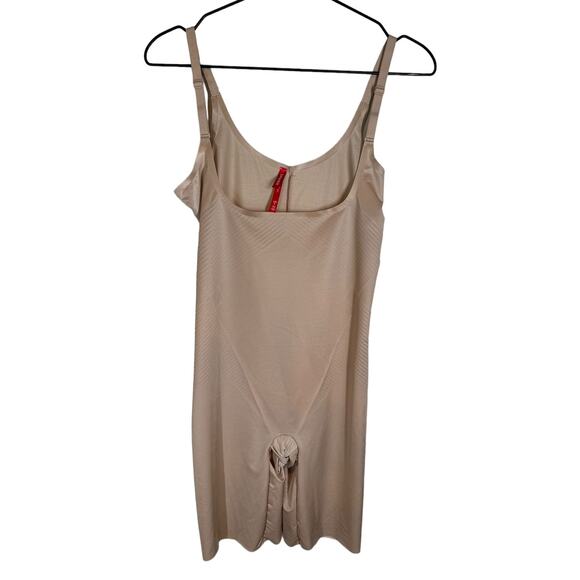 Spanx Thinstincts Open Bust Mid Thigh Shaper Nude Beige Large - Picture 4 of 9